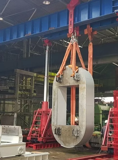 Кантование и установка в проектное положение станины пресса 42 тонны в г. Коломна